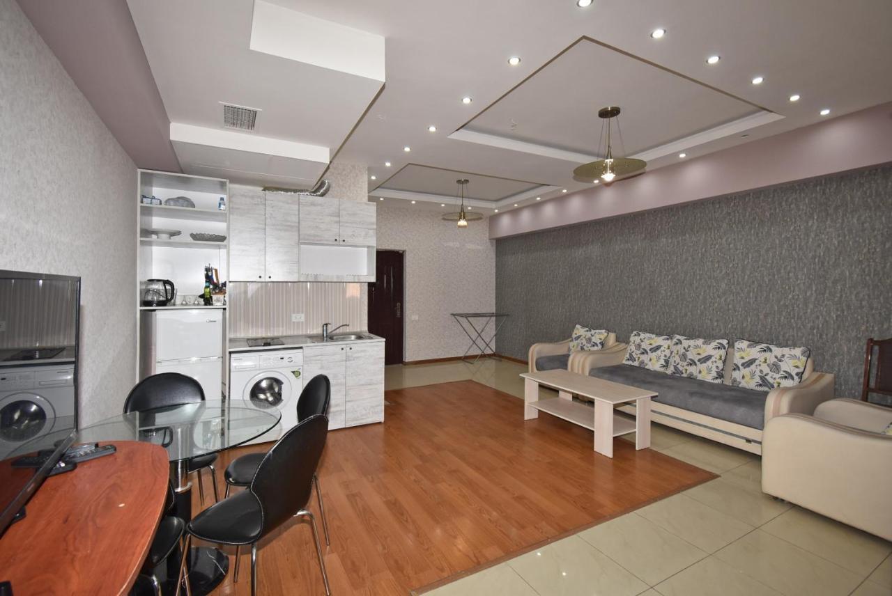 Armenak Apartment No 8, Abovyan Street Jereván Kültér fotó