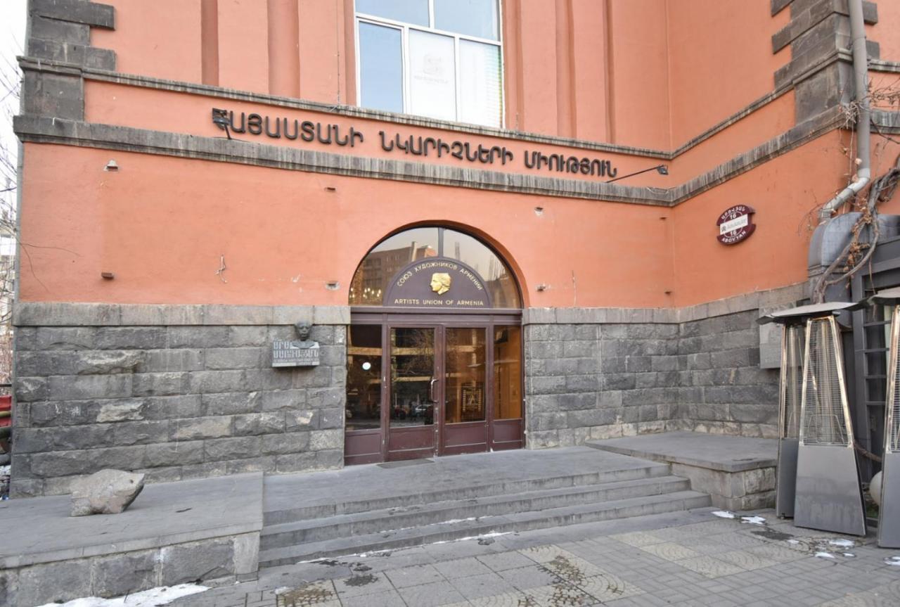 Armenak Apartment No 8, Abovyan Street Jereván Kültér fotó